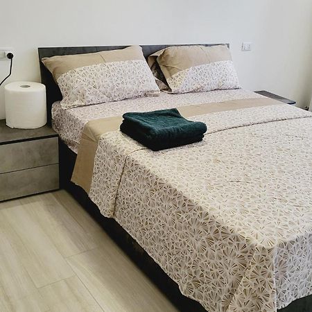 Casa Manzoni Lägenhet Novara Exteriör bild